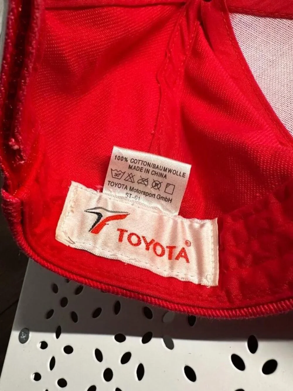 TOYOTA F1 RED RACING CAP - Picture 7 of 7